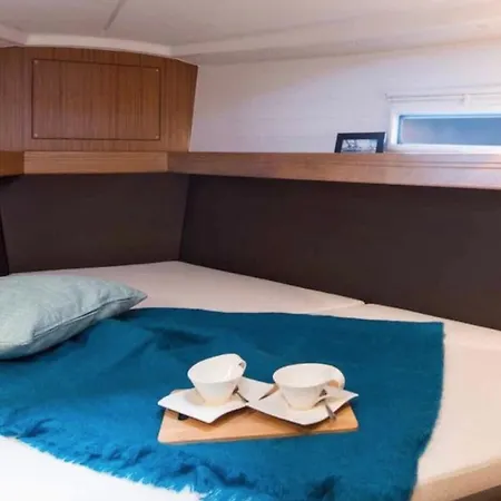 Bavaria 46 Cruiser 보트호텔 만갈리아