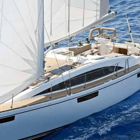 Bavaria 46 Cruiser 보트호텔