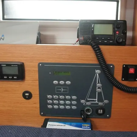 船上ホテル Bavaria 46 Cruiser マンガリア